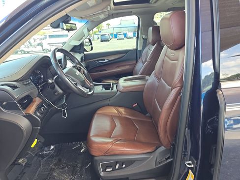 Used 2019 Cadillac Escalade Luxury RWD image 10