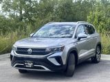Used 2024 Volkswagen Taos SE image 3