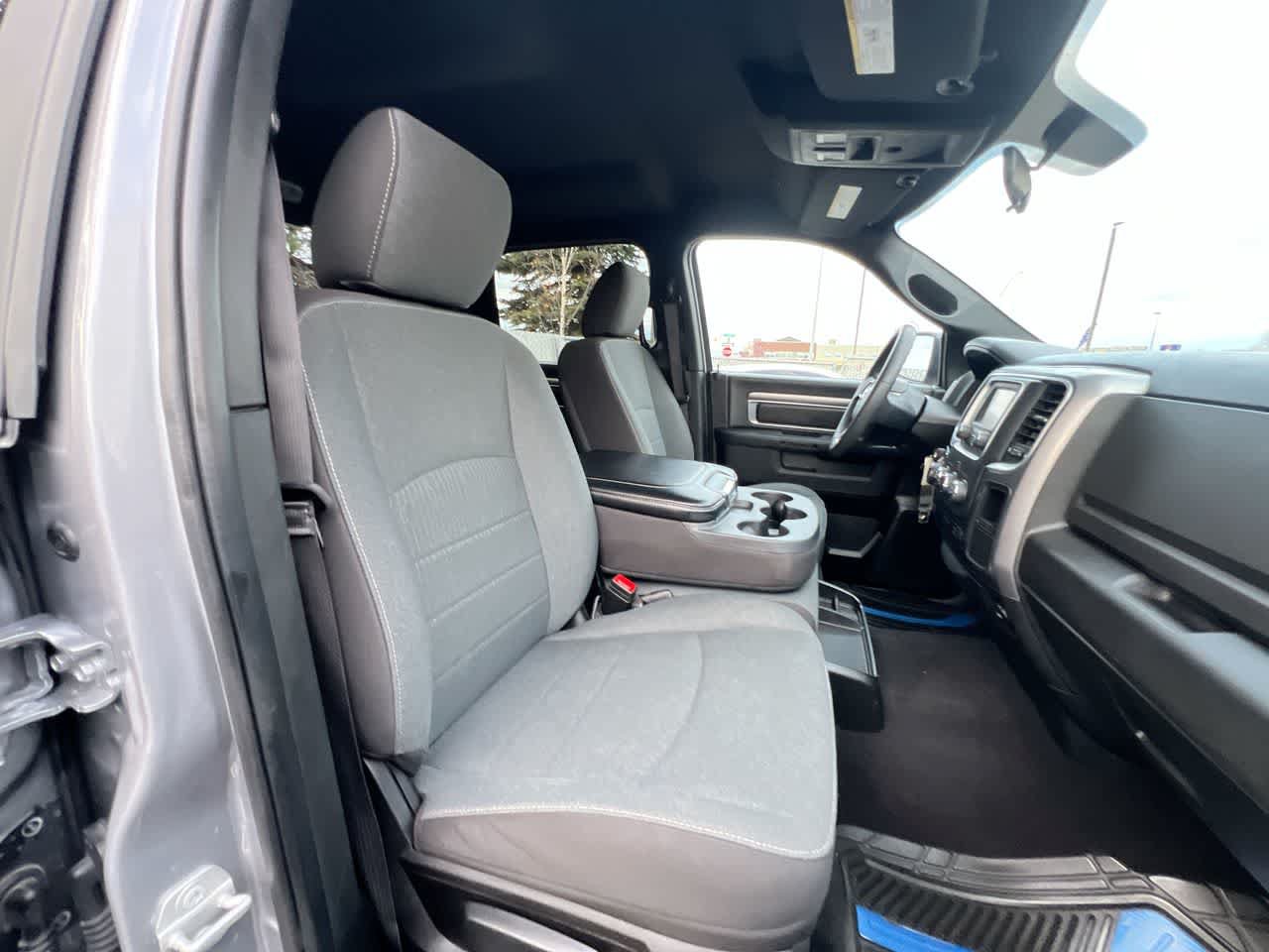 Used 2024 RAM 1500 Warlock AWD/4WD image 28