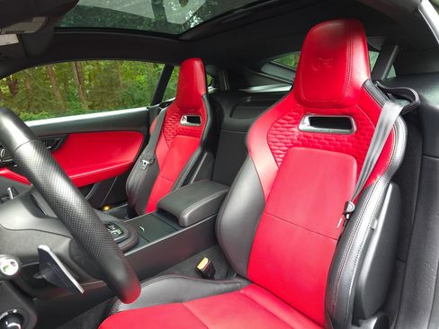 Used 2023 Jaguar F-TYPE R AWD/4WD image 12