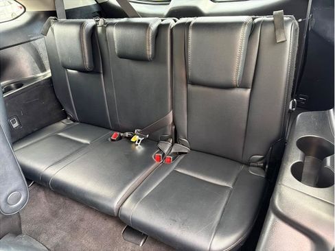 Used 2018 Toyota Highlander XLE FWD image 12