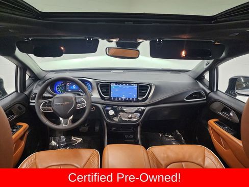 Used 2025 Chrysler Pacifica Pinnacle image 27