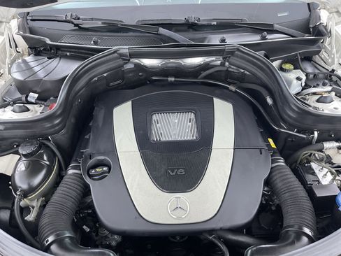 Used 2010 Mercedes-Benz GLK 350 4MATIC image 27