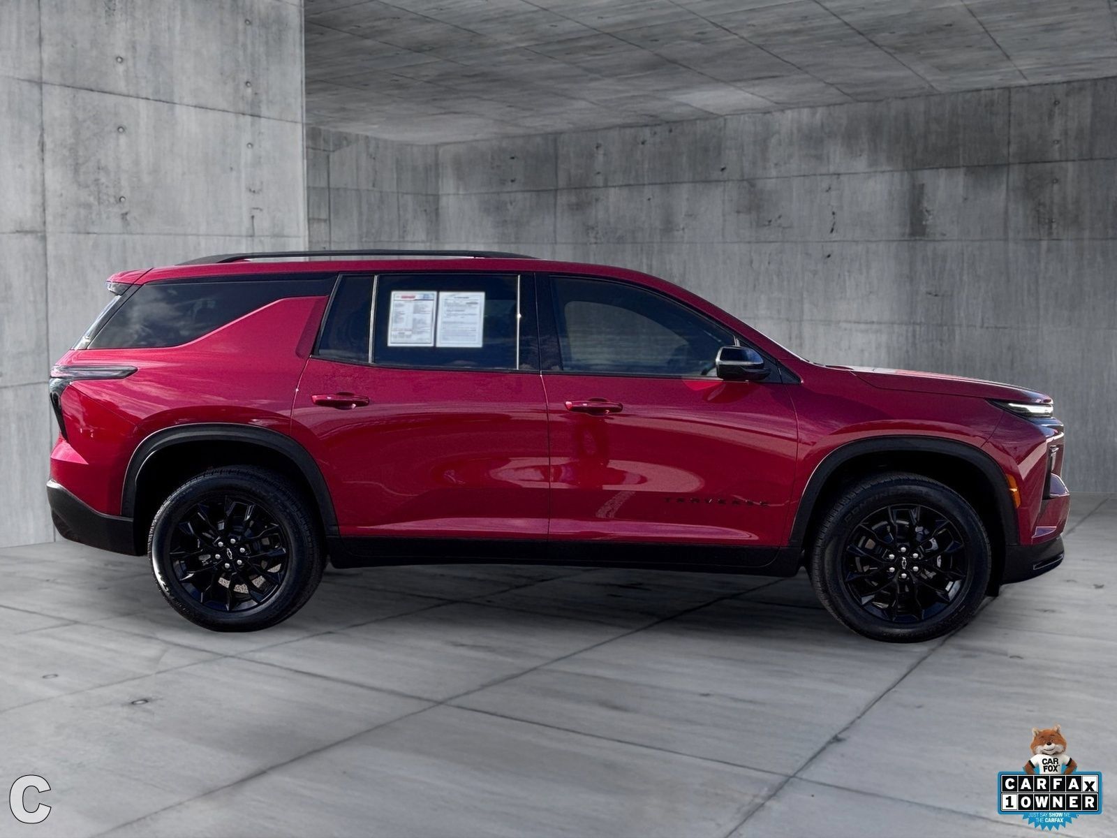 Used 2026 Chevrolet Traverse LT w/ Midnight/Sport Edition FWD image 8