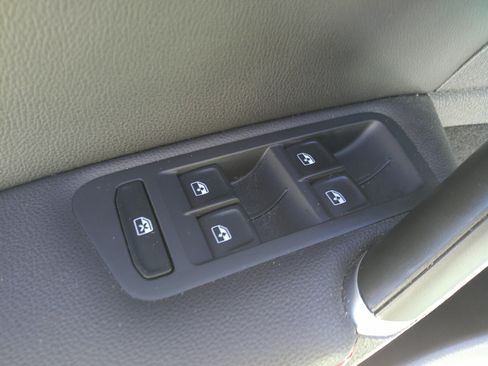 Used 2020 Volkswagen GTI Autobahn image 17