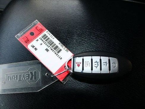 Used 2024 INFINITI QX80 Luxe image 25