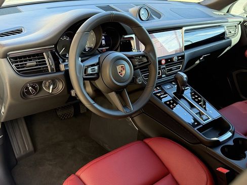 New 2026 Porsche Macan S image 4
