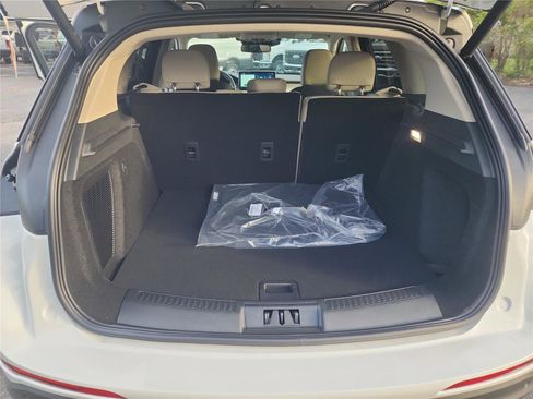 New 2026 Lincoln Corsair Premiere image 18