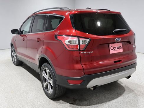 Used 2017 Ford Escape SE w/ SE Leather Comfort Package image 4