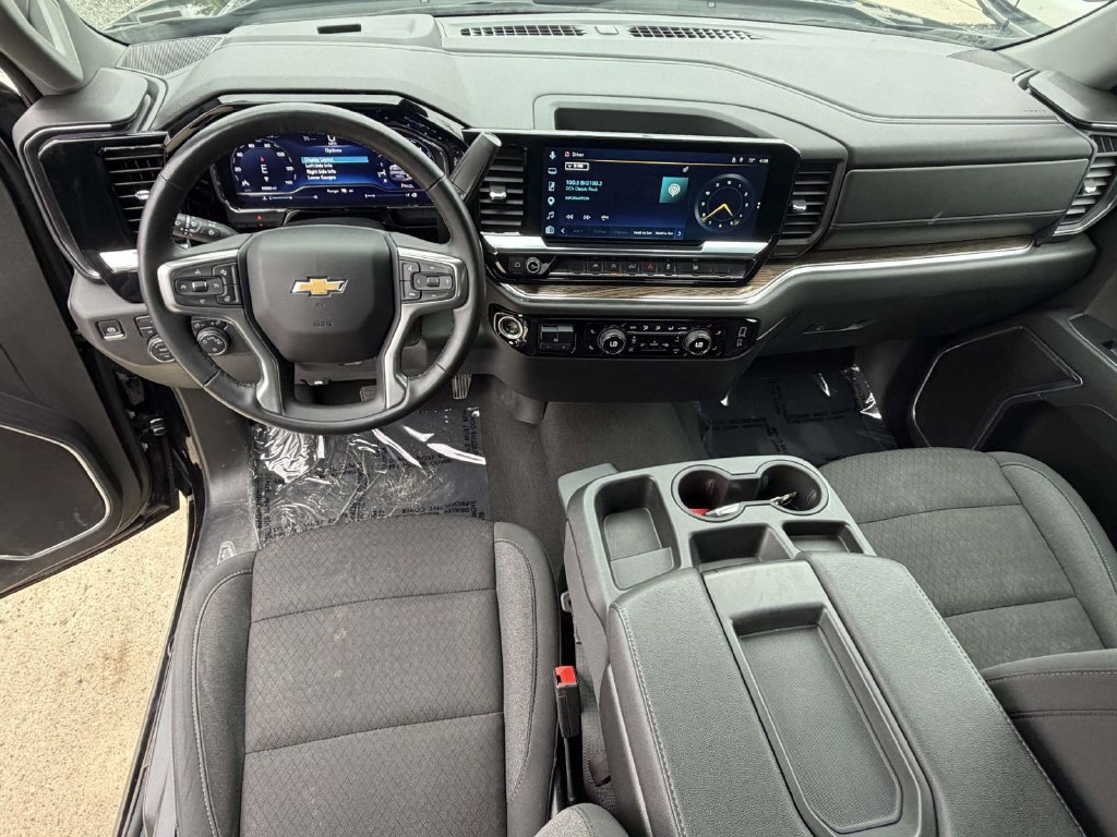 Used 2025 Chevrolet Silverado 1500 LT AWD/4WD image 16
