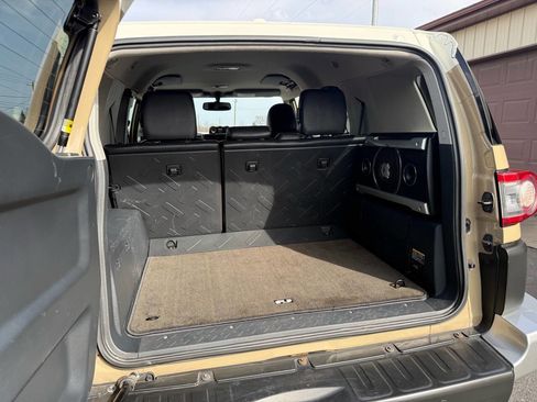 Used 2014 Toyota FJ Cruiser 4WD w/ Upgrade Package image 53