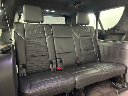 Used 2021 Cadillac Escalade ESV Premium Luxury Platinum image 15