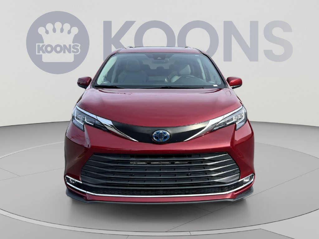 Used 2022 Toyota Sienna XLE w/ XLE Plus Package AWD/4WD image 11