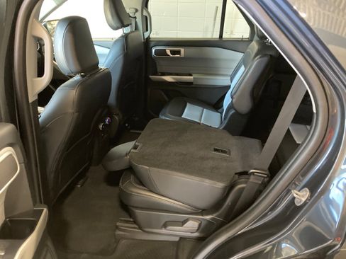 Used 2022 Ford Explorer XLT w/ Equipment Group 202A image 21