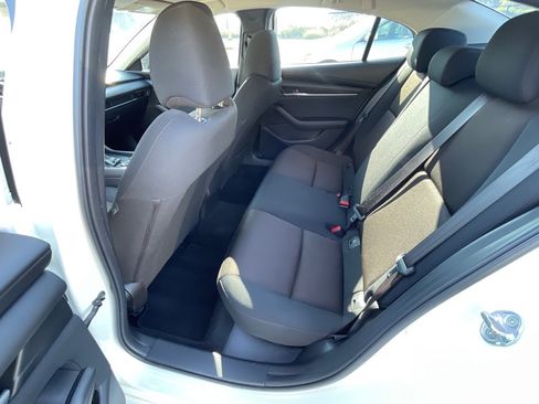 Used 2021 MAZDA MAZDA3 s FWD image 17
