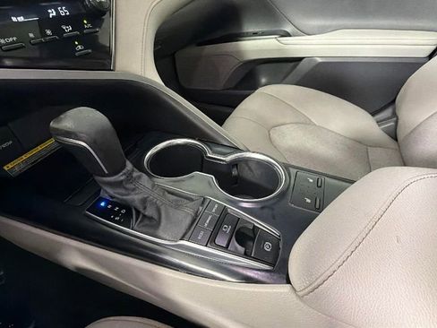 Used 2020 Toyota Camry XSE FWD image 22