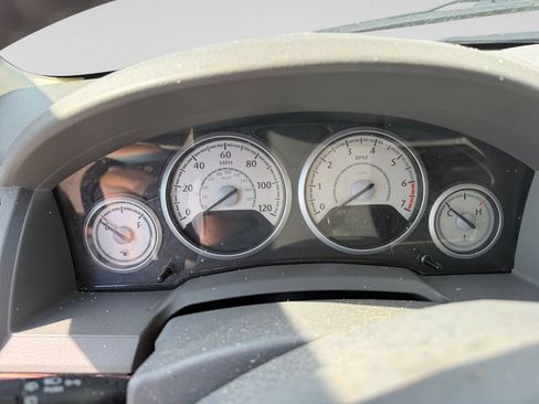 Used 2008 Chrysler Town & Country Touring FWD image 14