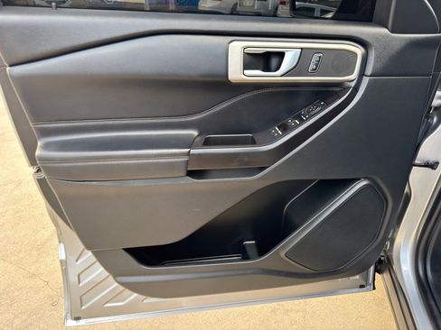 Used 2020 Ford Explorer XLT w/ Equipment Group 202A image 27