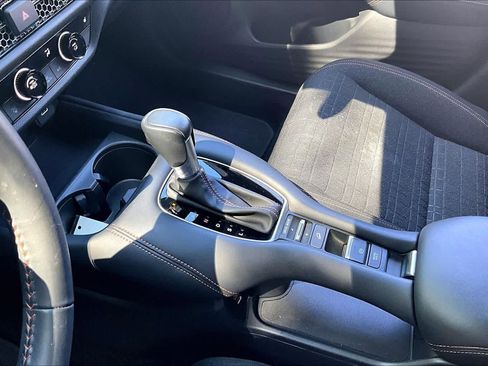 Used 2024 Honda HR-V Sport image 16