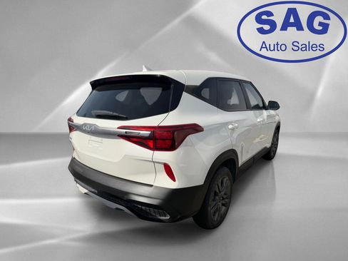 Used 2023 Kia Seltos LX AWD/4WD image 3