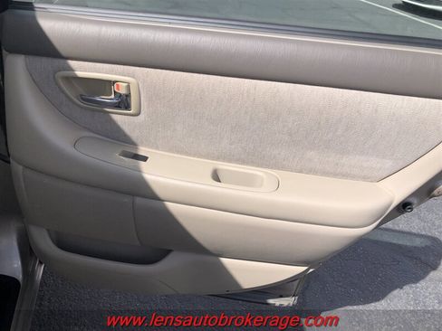Used 2001 Toyota Avalon XLS FWD image 18