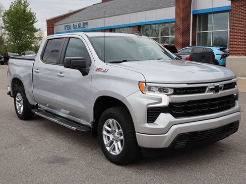 Used 2022 Chevrolet Silverado 1500 RST w/ Z71 Off-Road Package AWD/4WD image 4