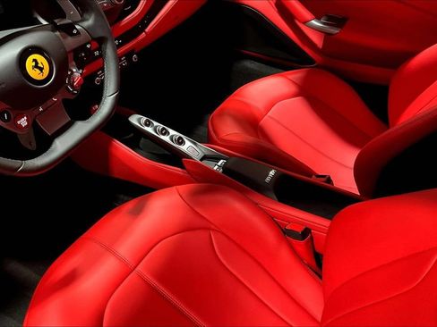 Used 2021 Ferrari F8 Tributo RWD image 16