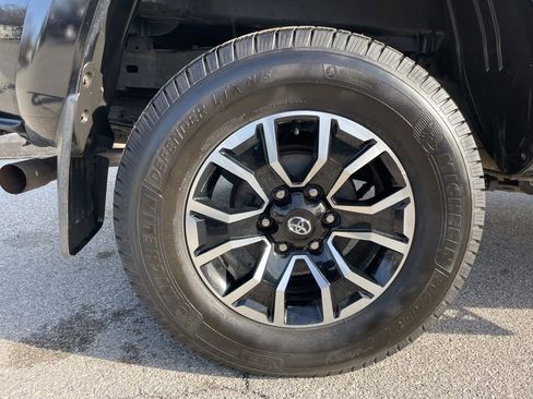 Used 2021 Toyota Tacoma TRD Sport w/ Technology Package image 53