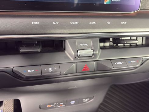 Used 2024 Kia EV9 Land image 30