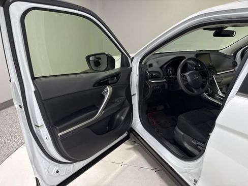 Used 2023 Mitsubishi Eclipse Cross LE AWD/4WD image 8