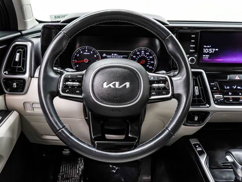 Used 2023 Kia Sorento S w/ Panoramic Sunroof Package FWD image 23