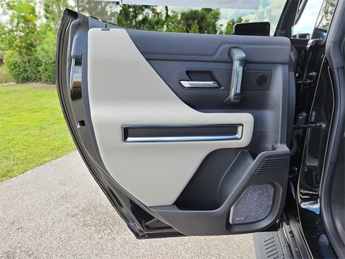New 2026 GMC Hummer EV 2X image 9
