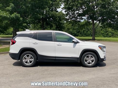 Used 2024 GMC Terrain SLE AWD/4WD image 8