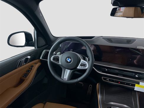 New 2026 BMW X5 xDrive40i w/ M Sport Package image 25