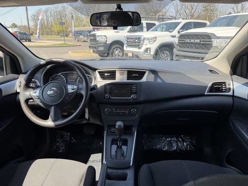 Used 2018 Nissan Sentra S image 12