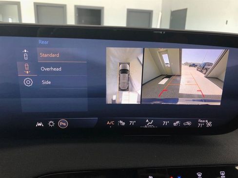Used 2025 Buick Enclave Preferred AWD/4WD image 18