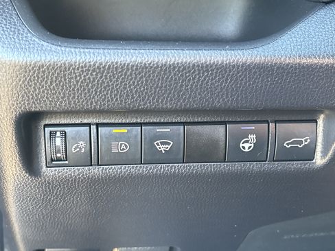 Used 2021 Toyota RAV4 XLE w/ Convenience Package AWD/4WD image 32