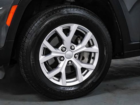 Used 2022 Jeep Grand Cherokee Limited image 56