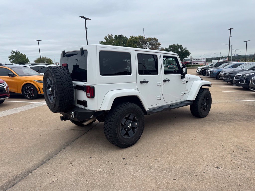 Used 2015 Jeep Wrangler Unlimited Sahara w/ Connectivity Group AWD/4WD image 5