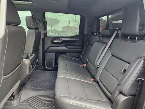 Used 2024 Chevrolet Silverado 1500 LT Trail Boss w/ Convenience Package II image 31