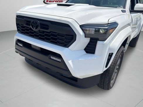 Certified 2026 Toyota Tacoma TRD Sport AWD/4WD image 31