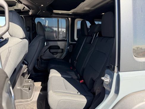 Used 2025 Jeep Wrangler Unlimited Sport AWD/4WD image 4