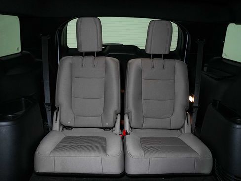 Used 2018 Ford Explorer XLT FWD image 26