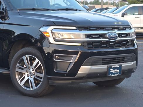 Used 2024 Ford Expedition Limited image 2