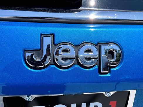 Used 2018 Jeep Compass Latitude AWD/4WD image 29