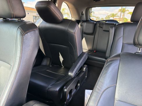 Used 2018 Toyota Highlander XLE FWD image 12