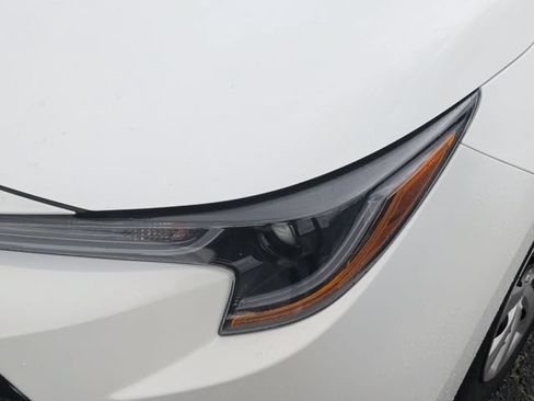 Used 2025 Toyota Corolla LE FWD image 11