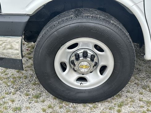 Used 2024 Chevrolet Express 3500 LT w/ LT Preferred Equipment Group RWD image 11