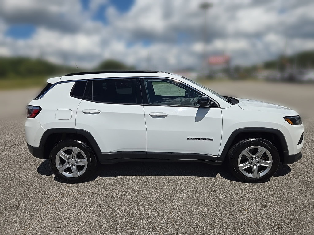 Used 2023 Jeep Compass Latitude AWD/4WD image 13