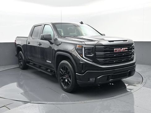 Used 2024 GMC Sierra 1500 Elevation AWD/4WD image 3